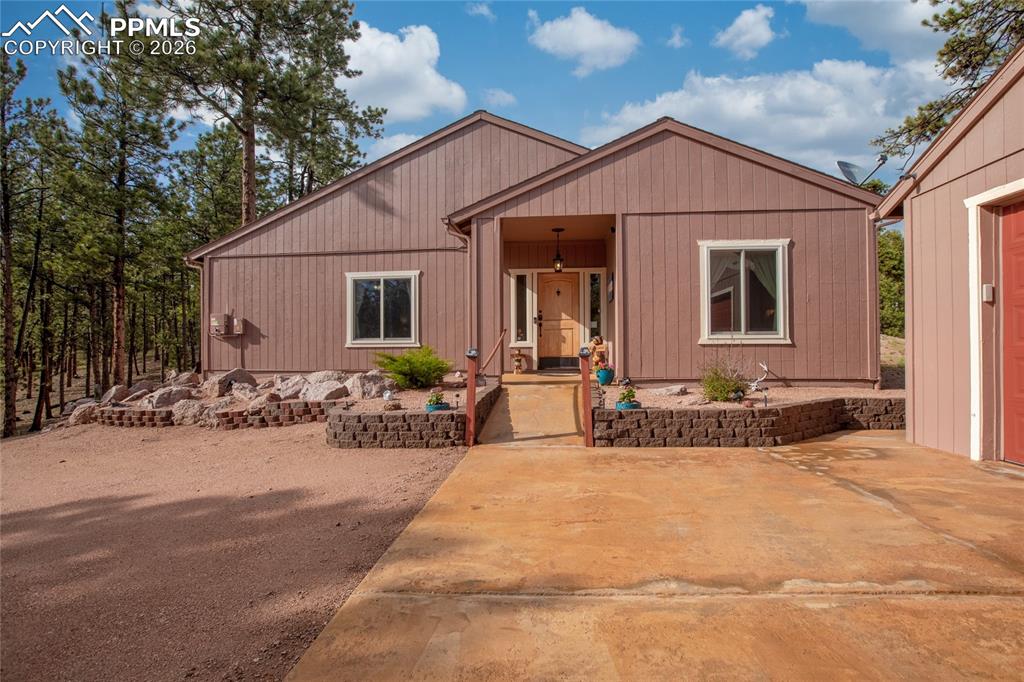 Caption: The front entrance!