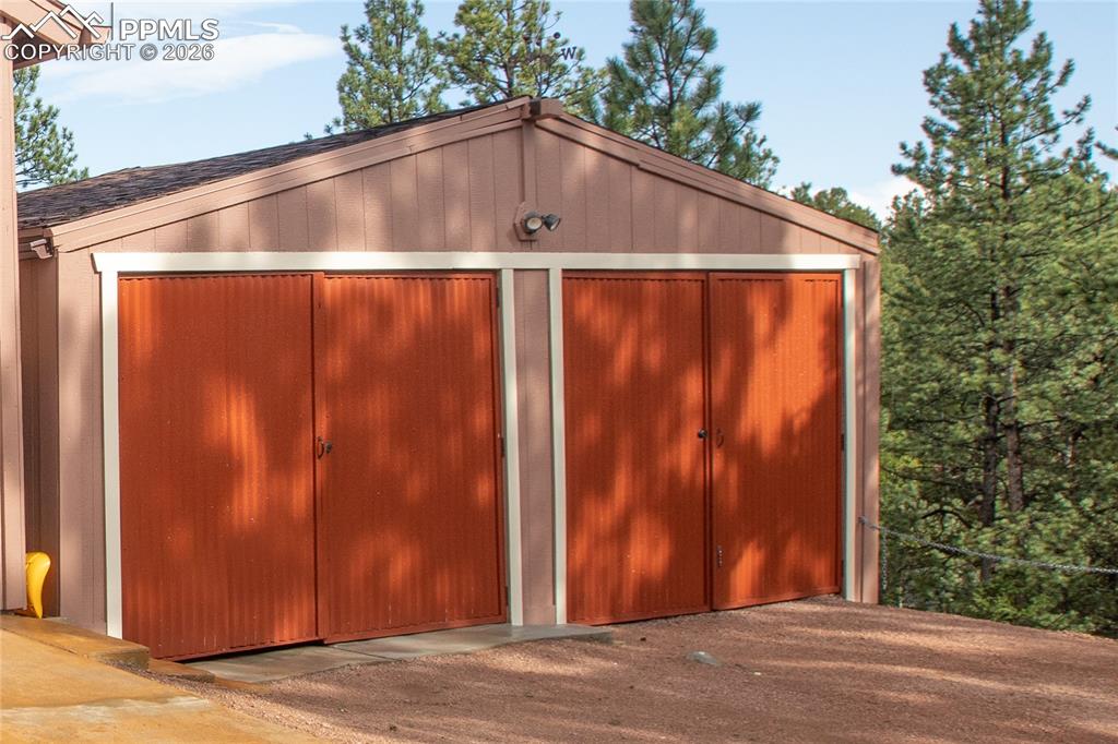 Image 23 of 33: The storage shed!