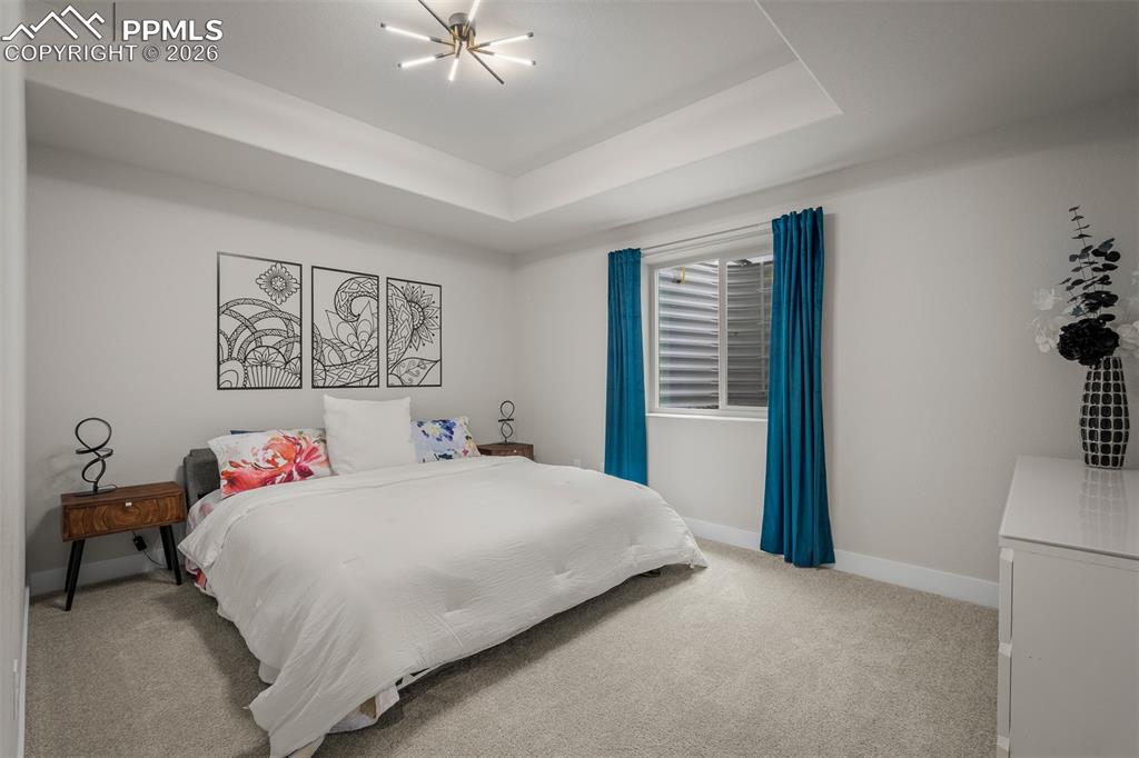 Image 17 of 50: Bedroom