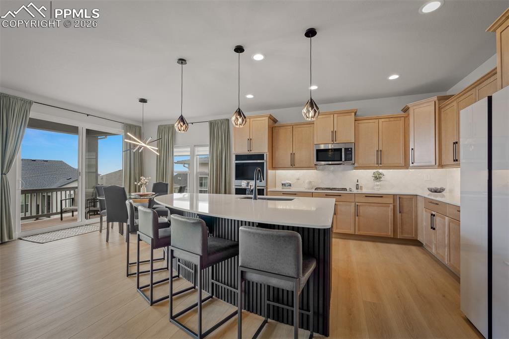 Image 21 of 50: Kitchen