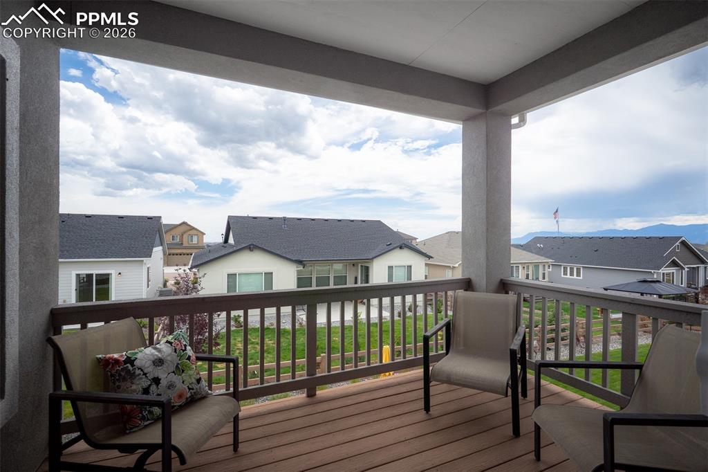 Image 22 of 50: Deck