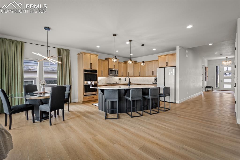 Image 23 of 50: Kitchen