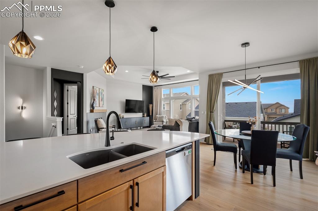 Image 26 of 50: Kitchen