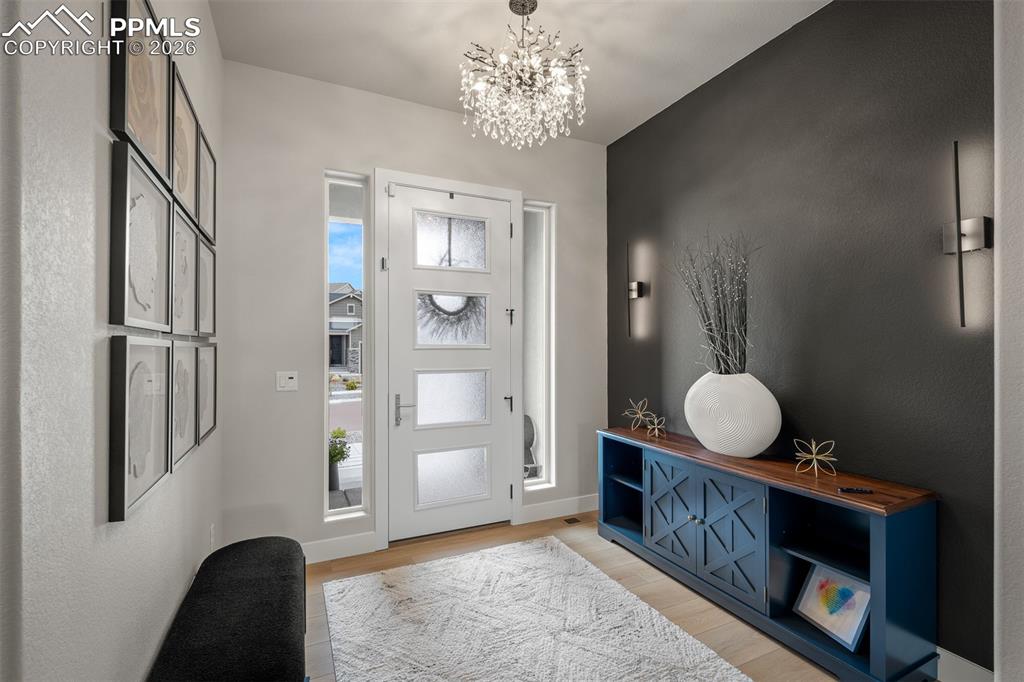 Image 4 of 50: Entry