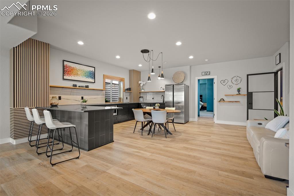 Image 9 of 50: Kitchen