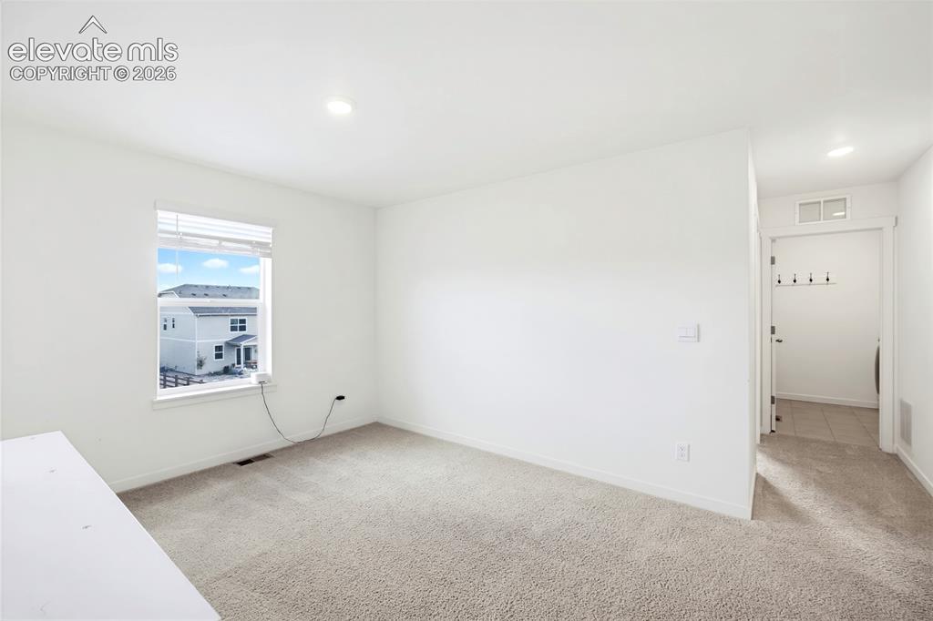 Image 17 of 37: Loft