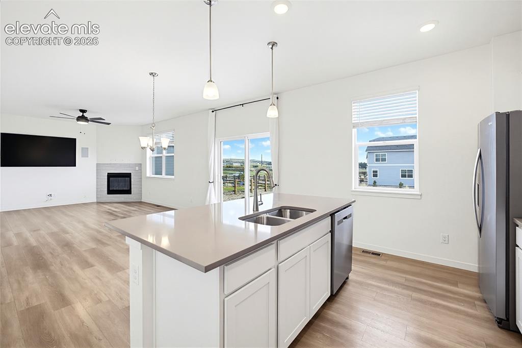 Image 9 of 37: Kitchen