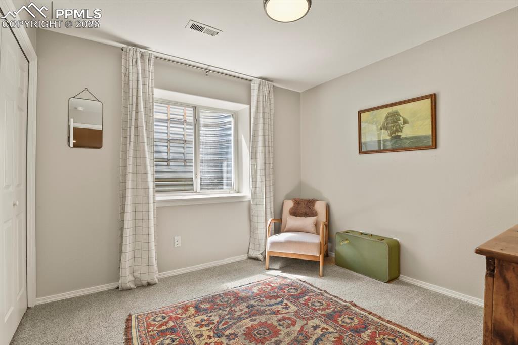 Image 22 of 30: Sitting Room