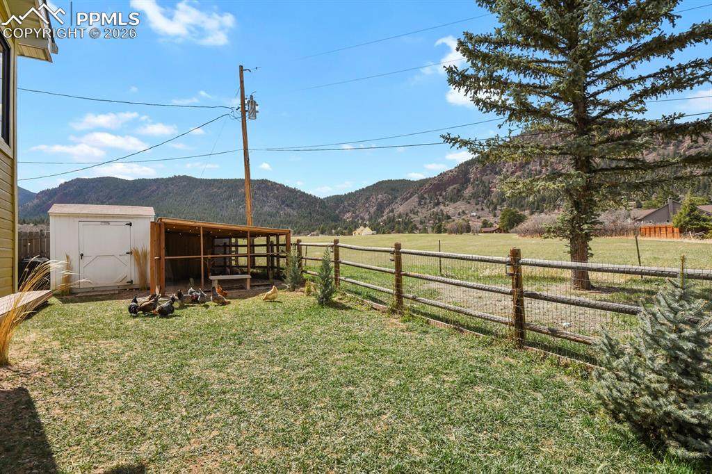 Image 29 of 30: Yard