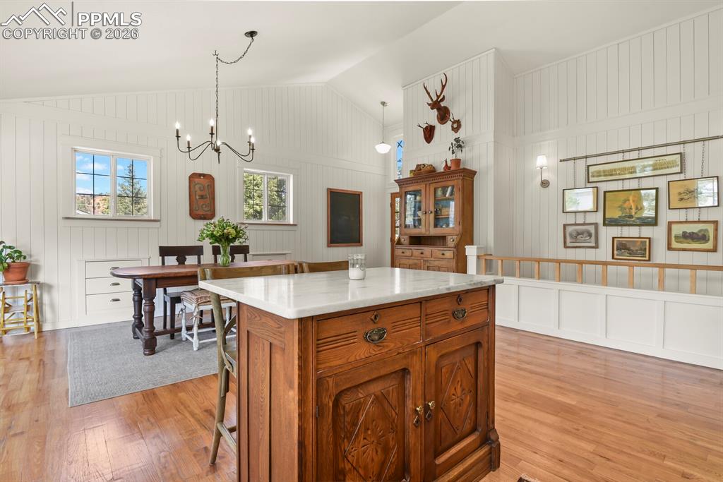 Image 7 of 30: Kitchen