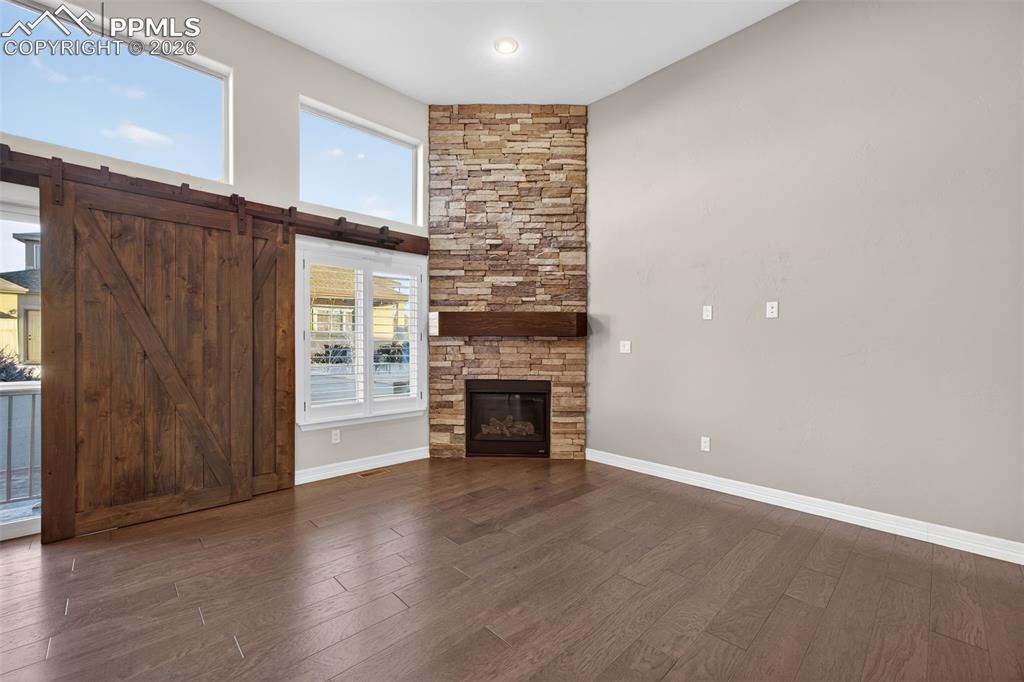 Image 12 of 48: Living Room