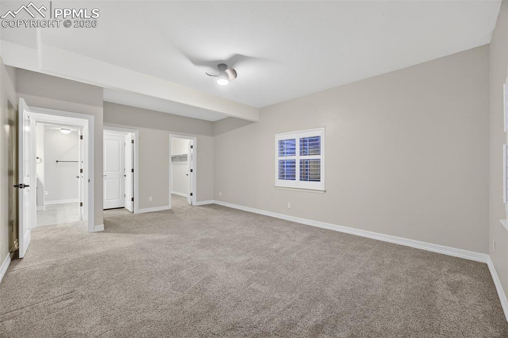 Image 40 of 48: Bedroom