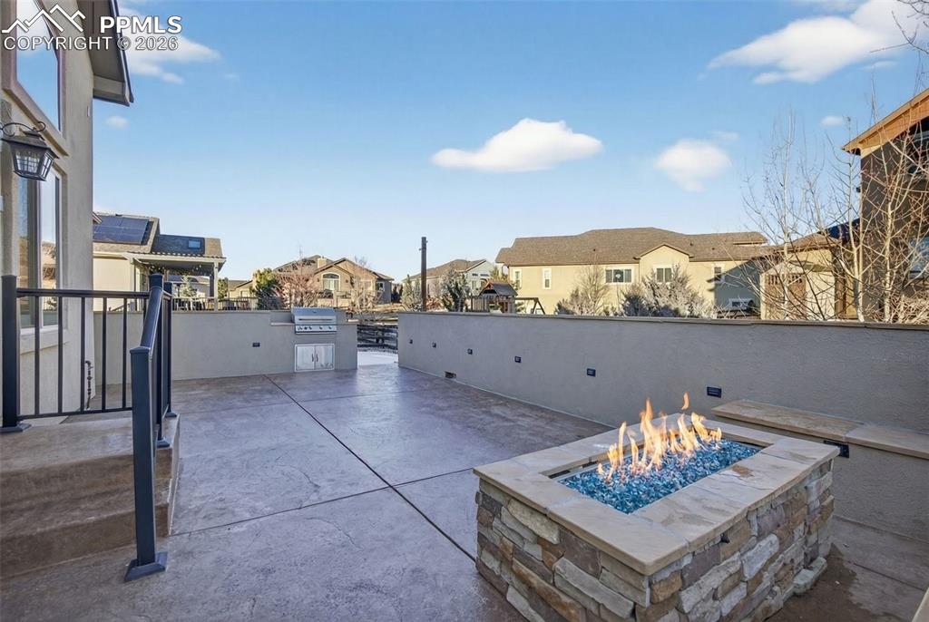 Image 46 of 48: Patio