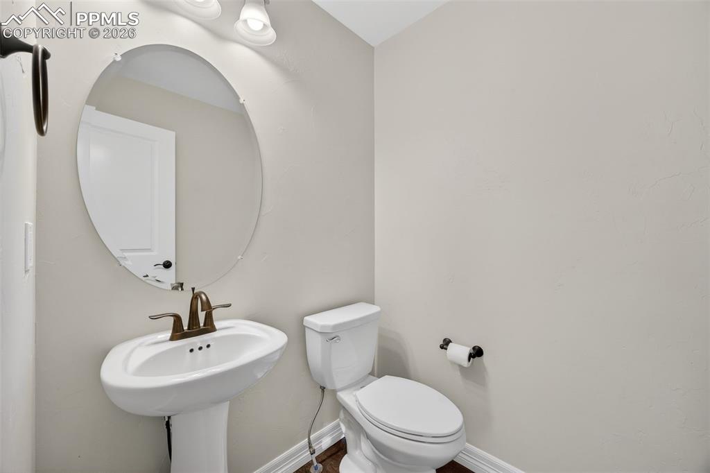 Image 7 of 48: Bathroom