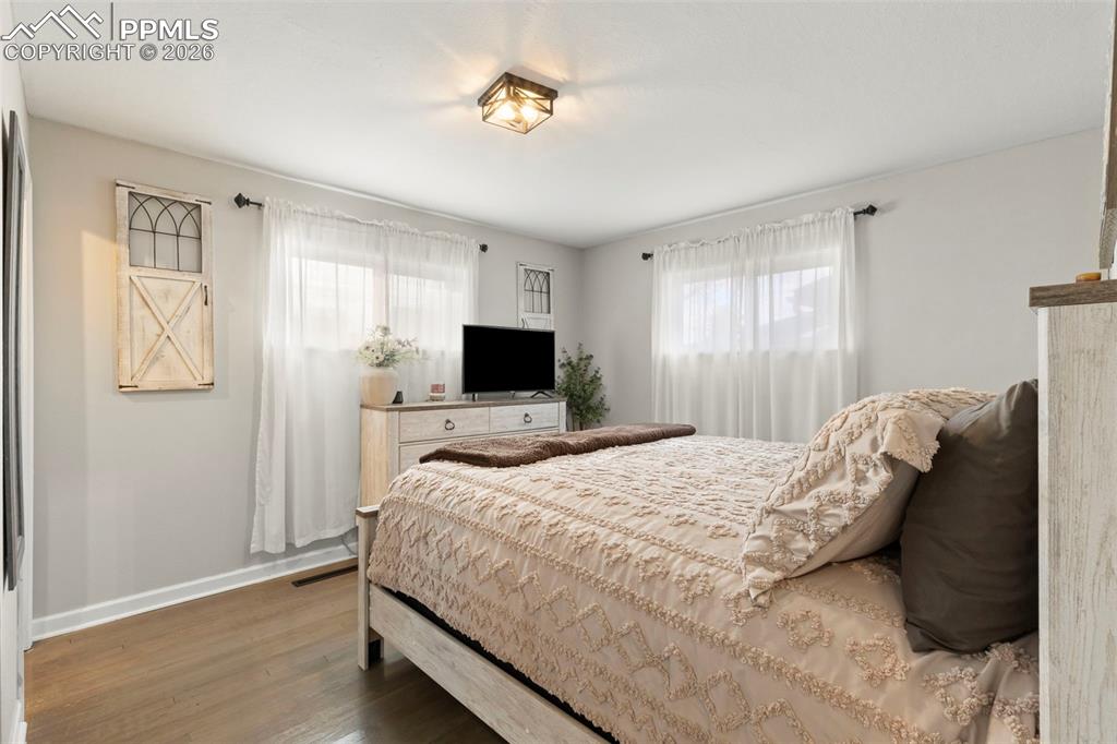 Image 21 of 27: No Description Available