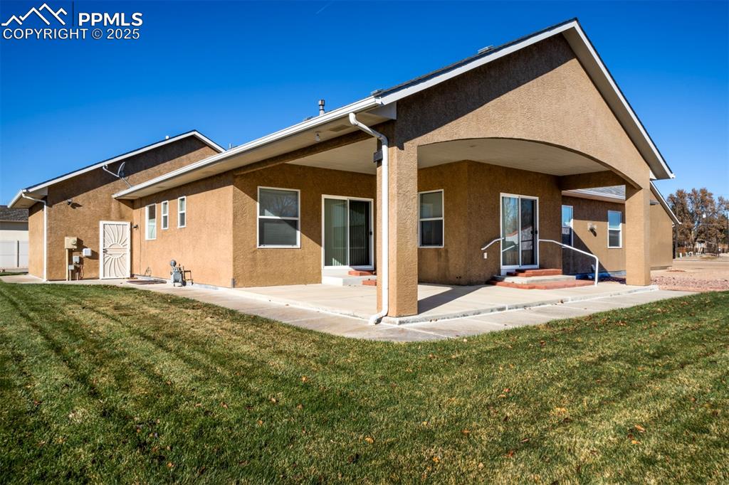 Image 10 of 45: Back of Structure