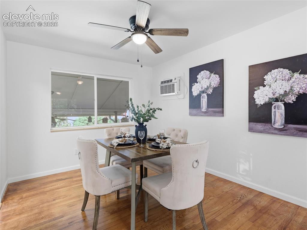 Image 6 of 44: Dining Area