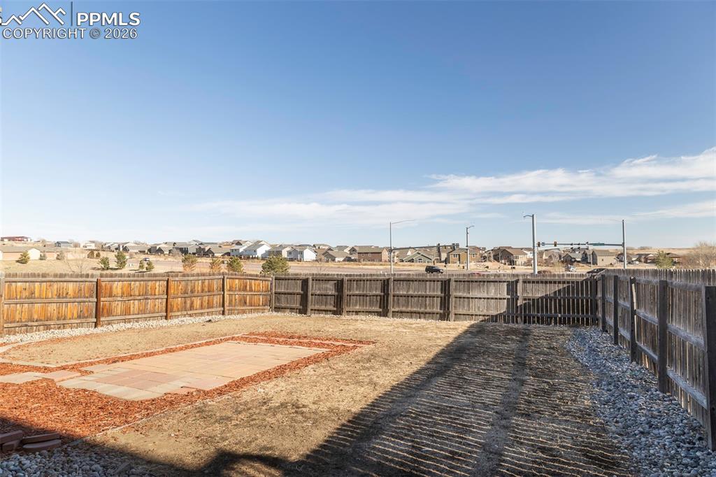 Image 45 of 47: Yard