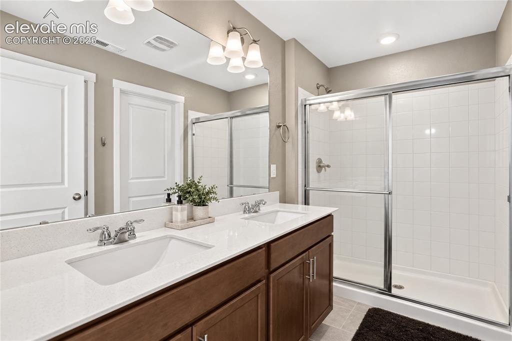 Image 14 of 20: Primary bathroom