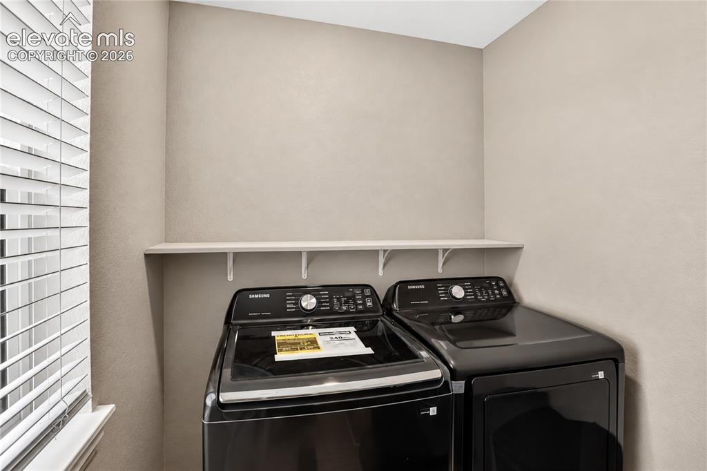 Image 18 of 20: Laundry - upper level