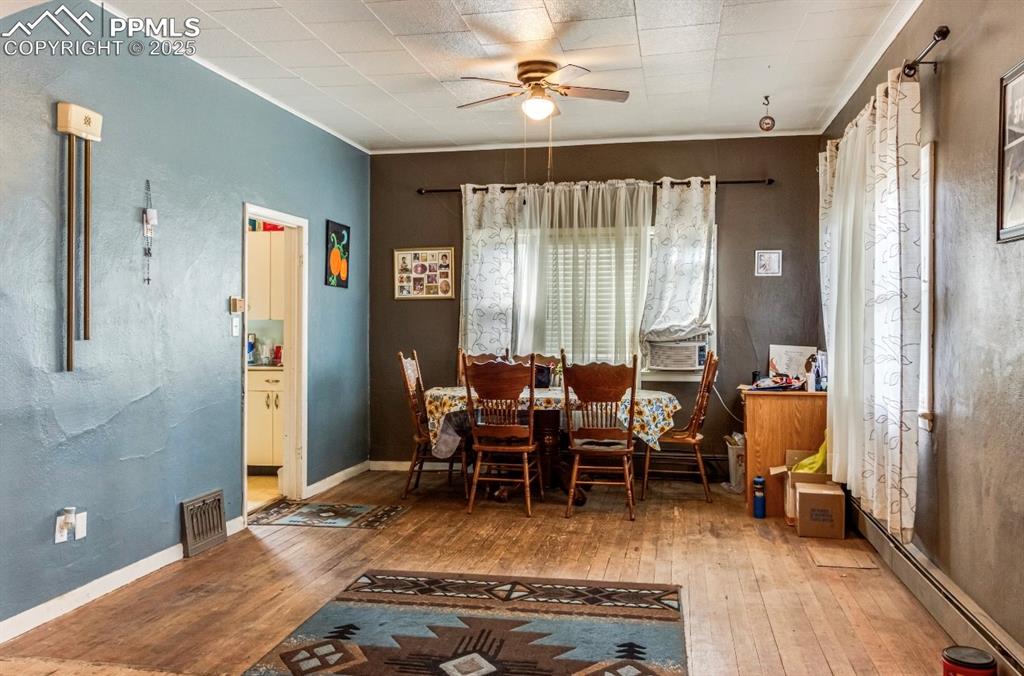 Image 5 of 23: Dining Area