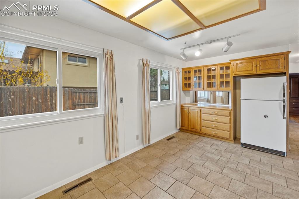 Image 13 of 49: Kitchen