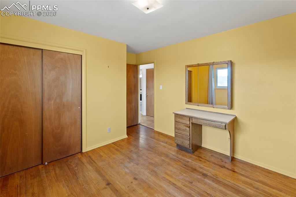 Image 22 of 49: Bedroom