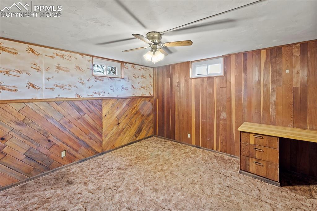 Image 28 of 49: Bedroom