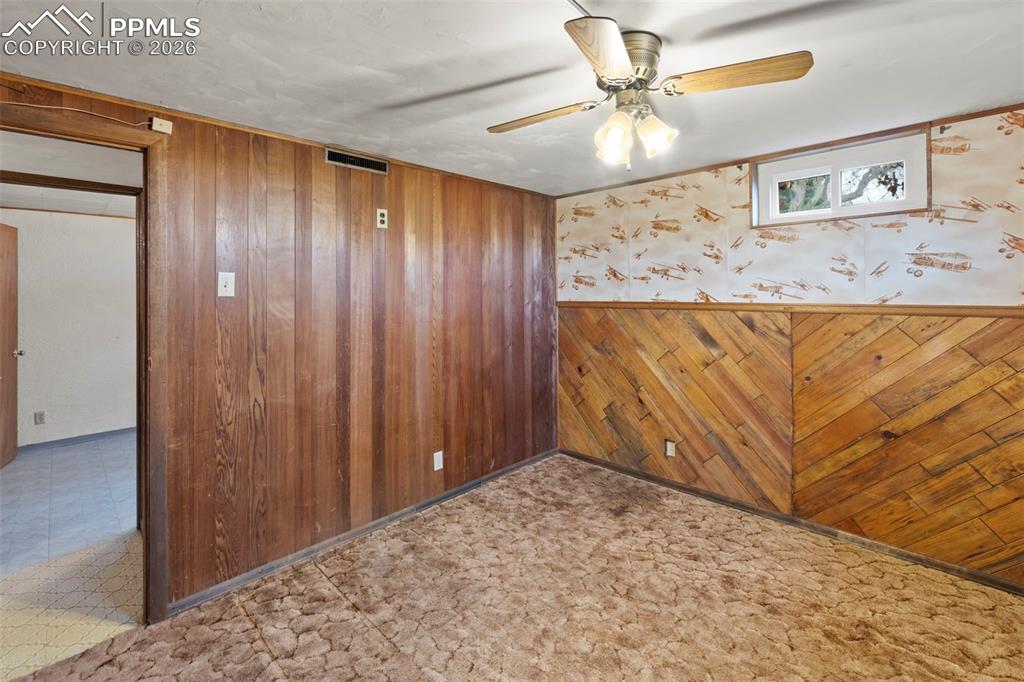 Image 29 of 49: Bedroom