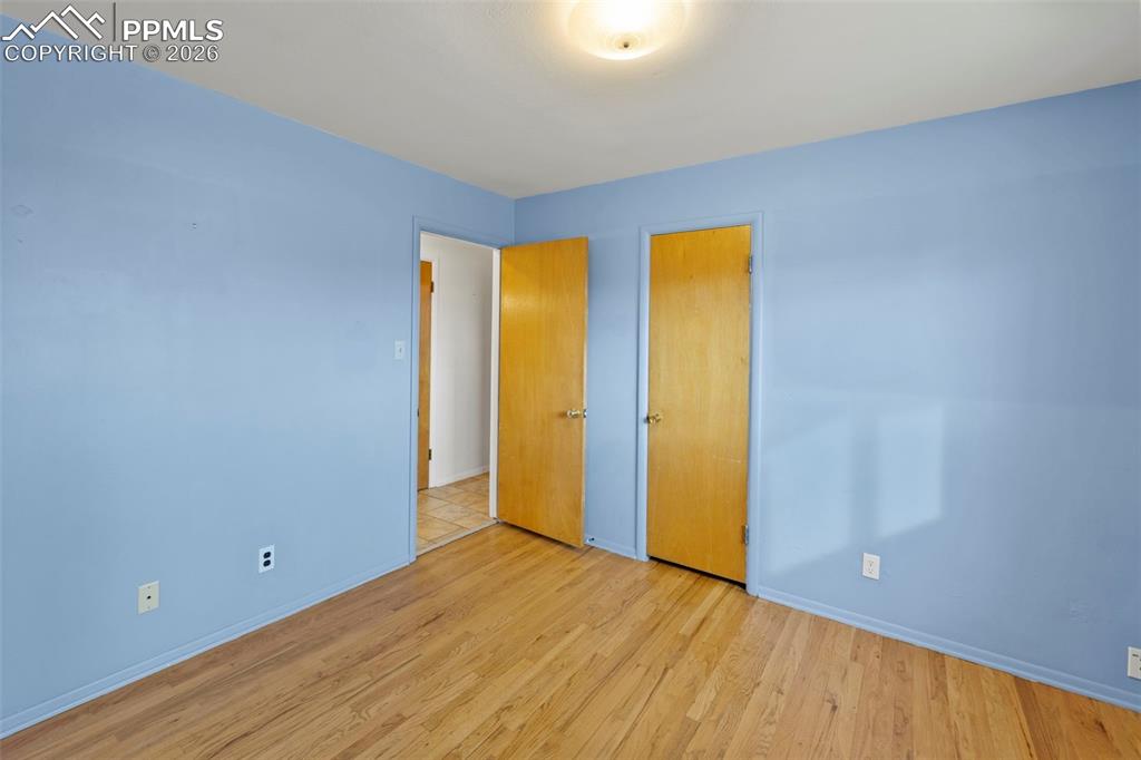 Image 7 of 49: Bedroom