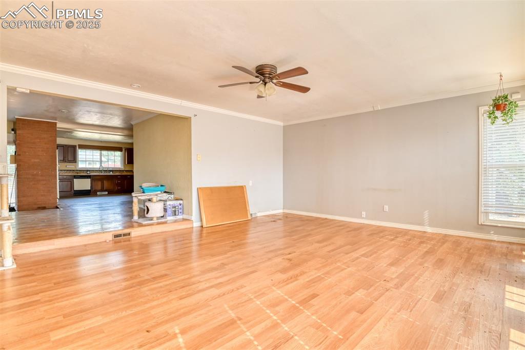 Image 19 of 44: Family Room