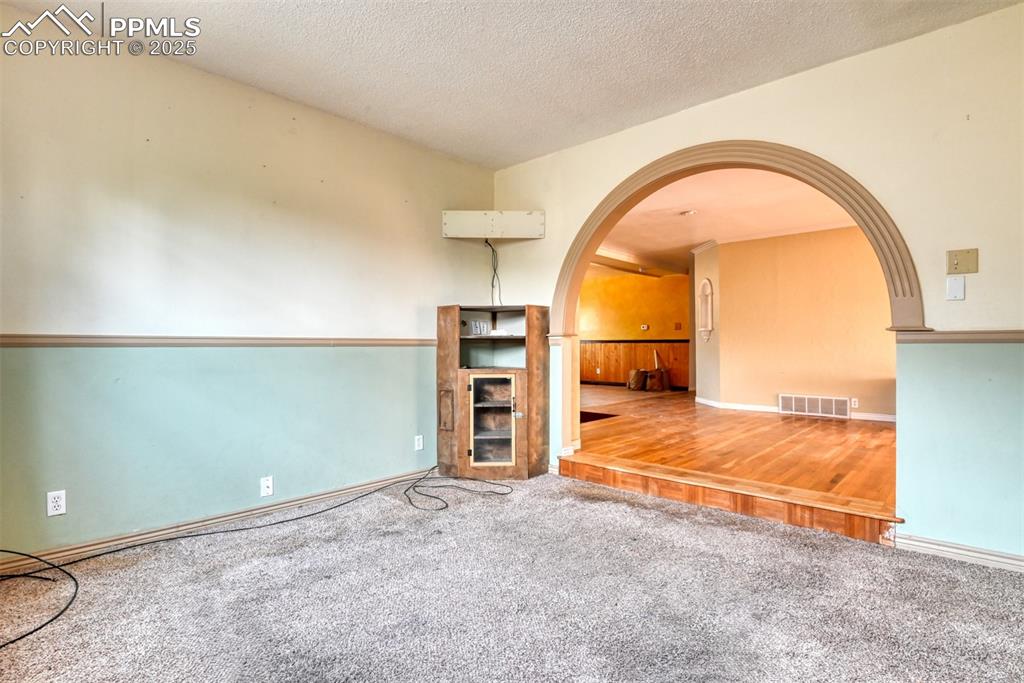 Image 24 of 44: Bonus room #1