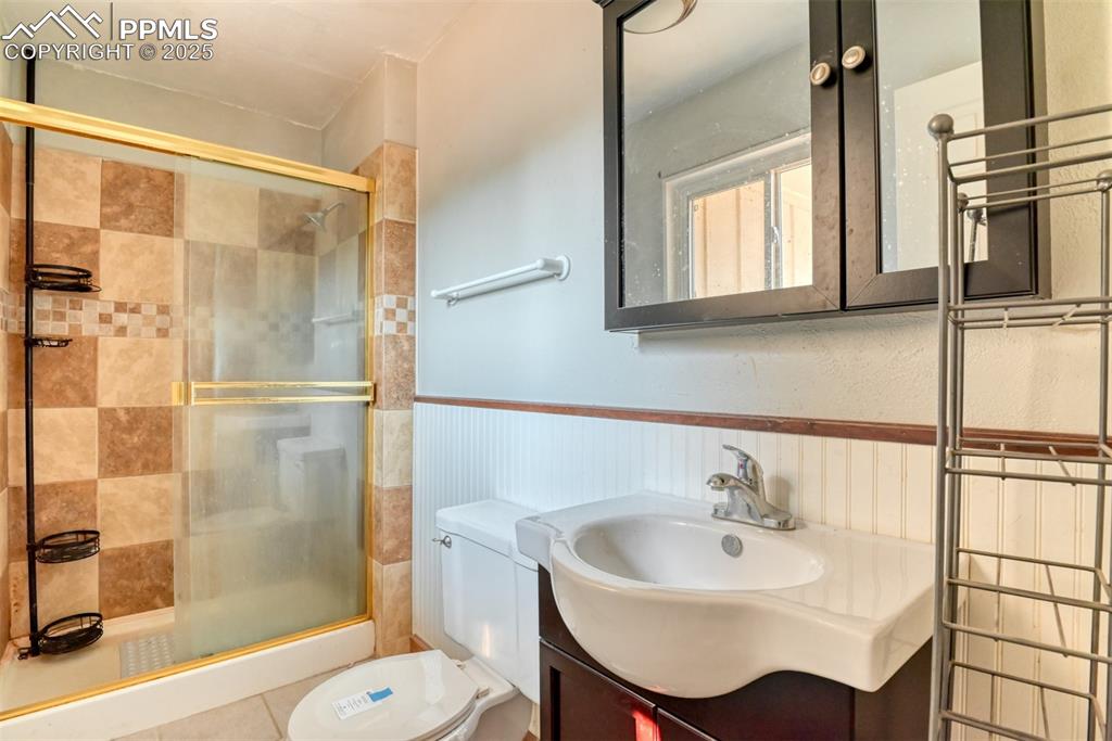 Image 31 of 44: Primary 3/4 bathroom