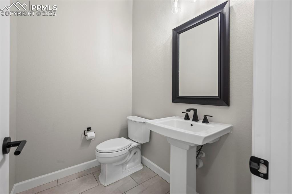 Image 16 of 35: Bathroom