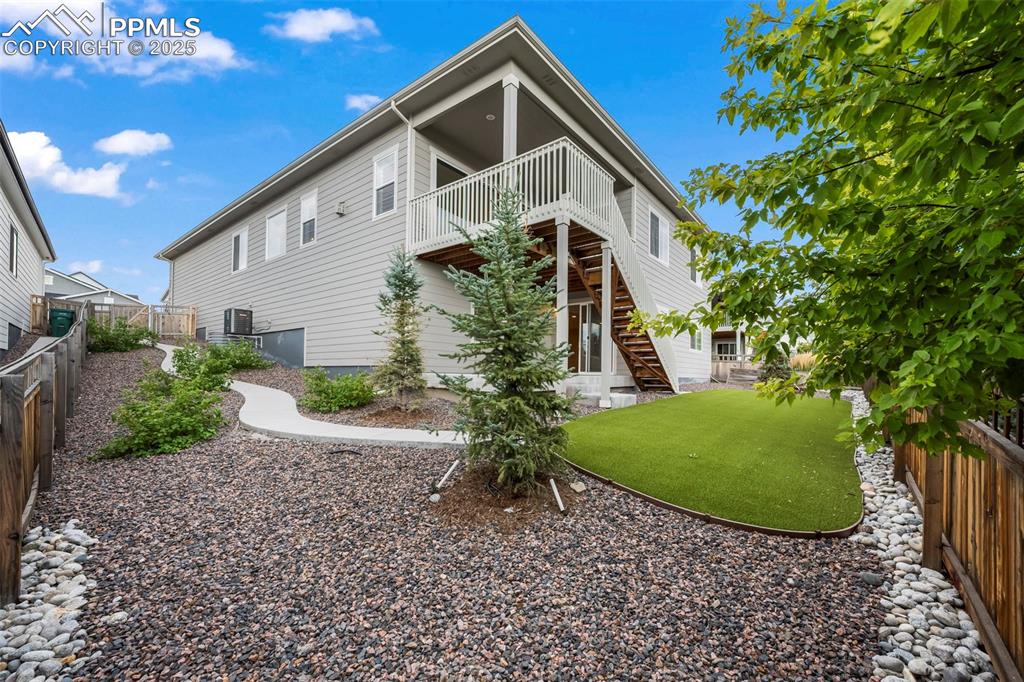 Image 30 of 35: Back of Structure