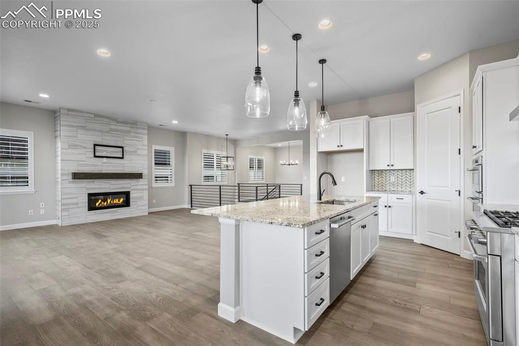 Image 9 of 35: Kitchen