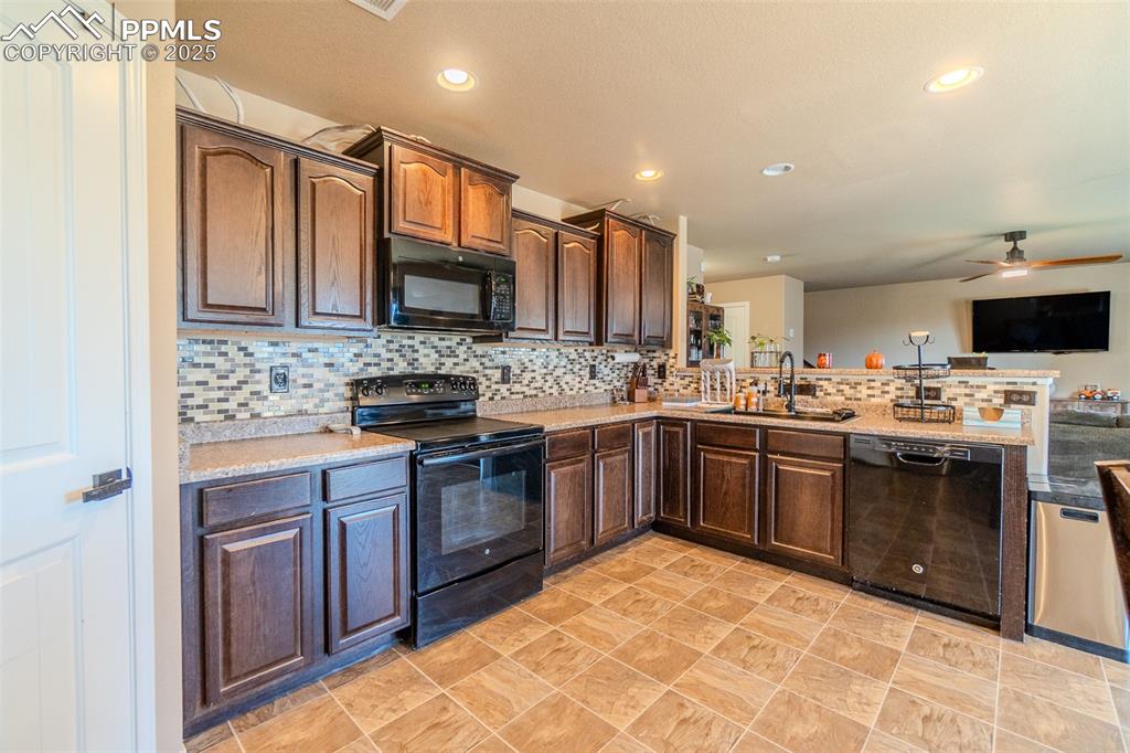 Image 12 of 47: Kitchen