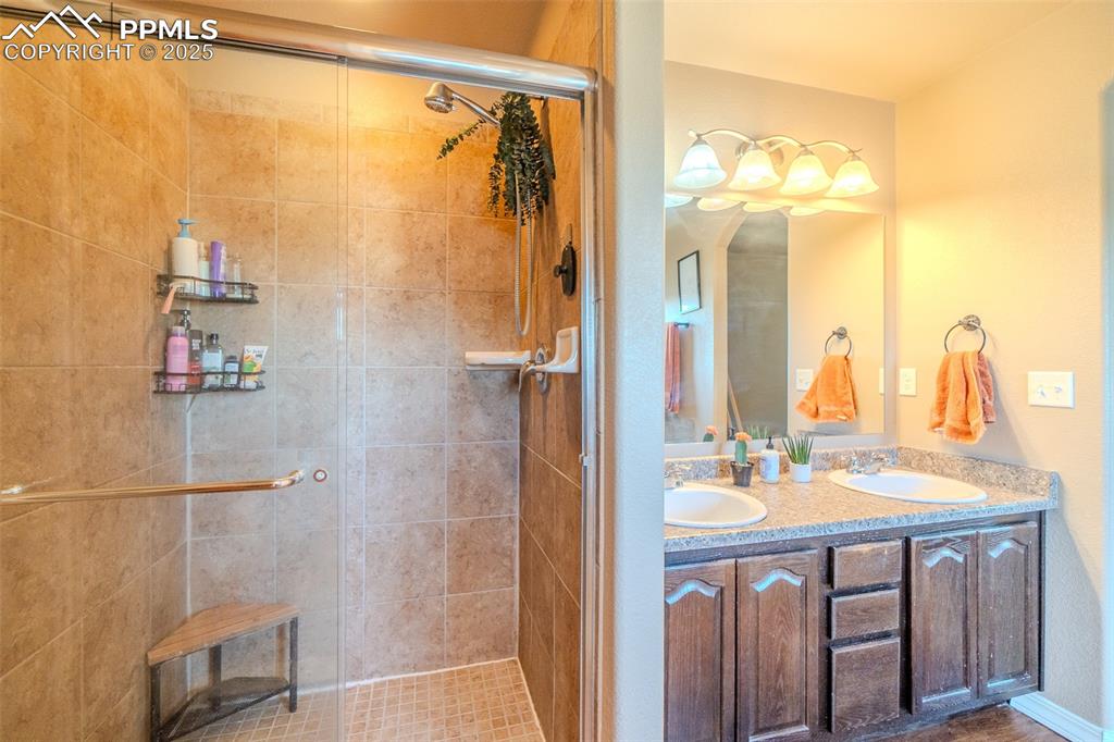 Image 26 of 47: Master Bathroom