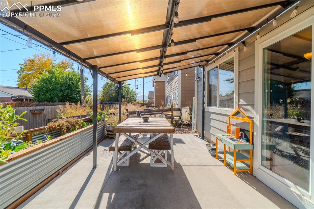 Image 41 of 47: Patio