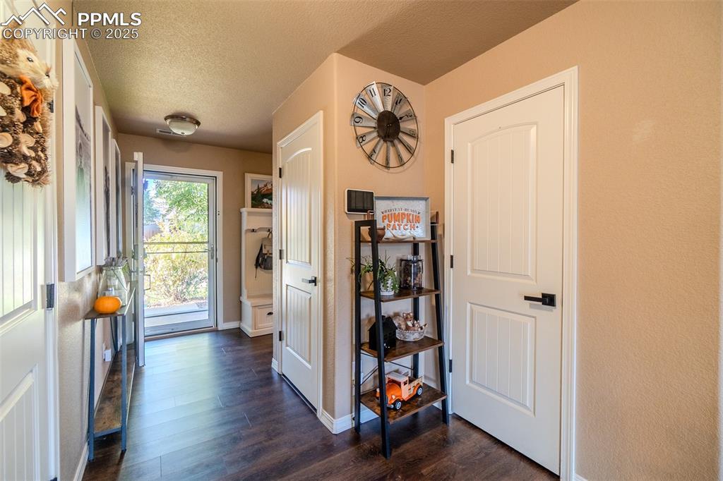 Image 5 of 47: Entry