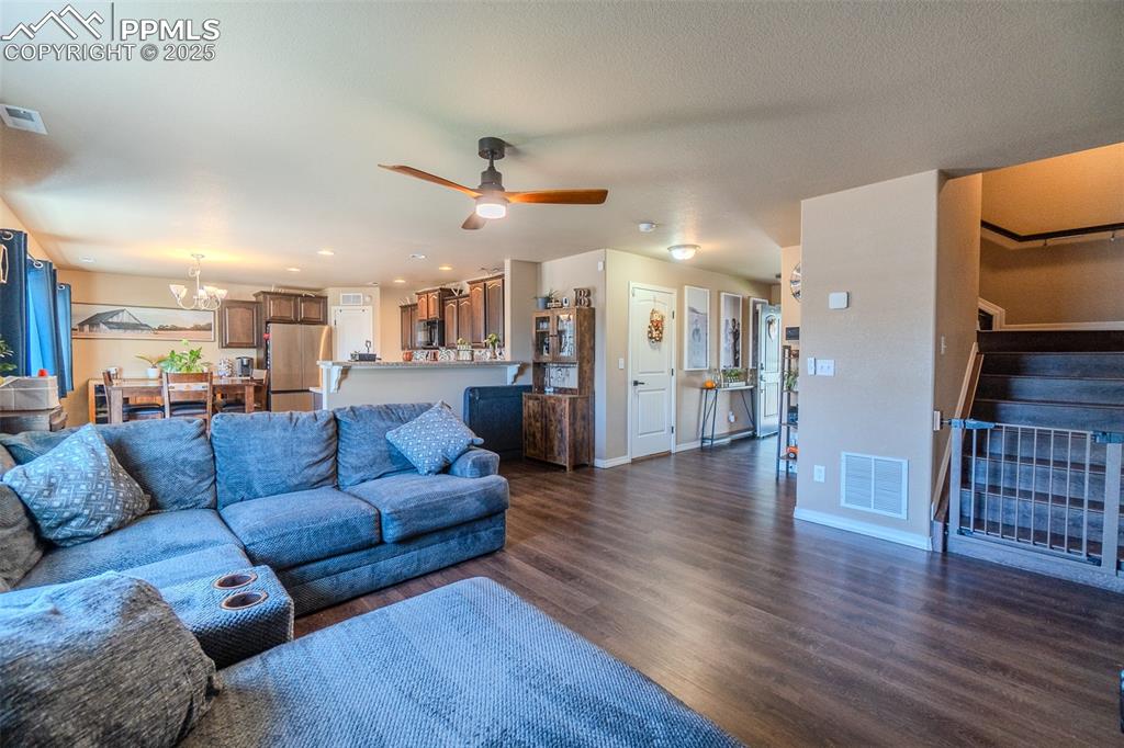 Image 7 of 47: Living Room