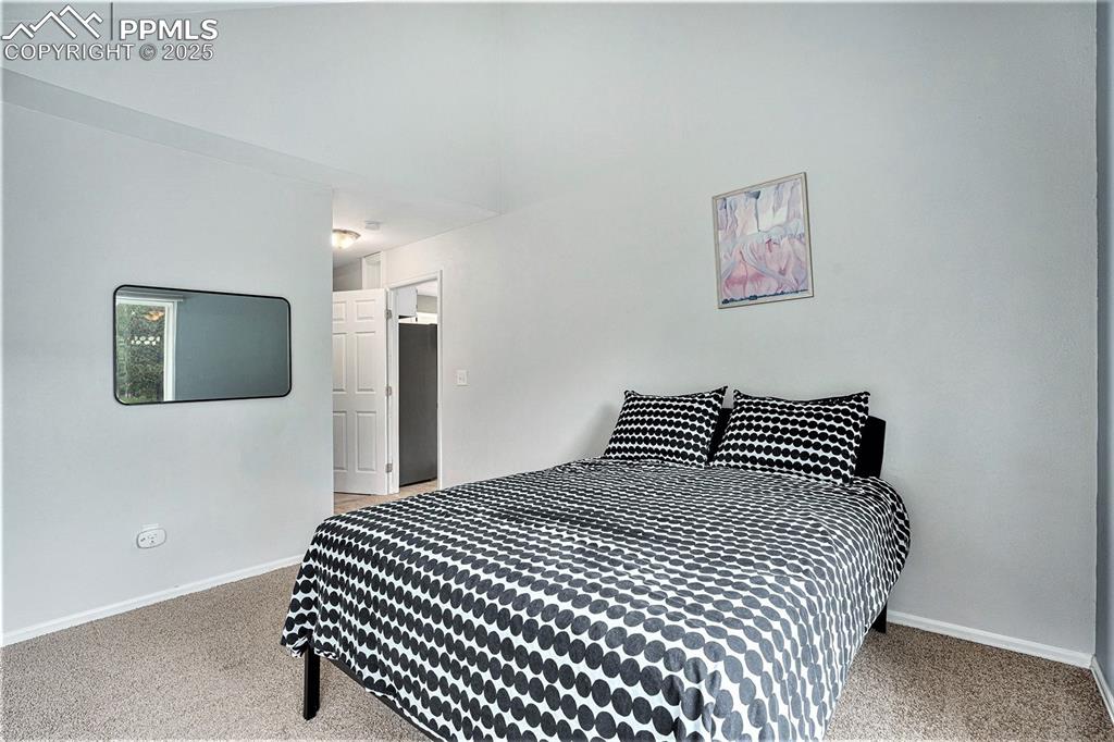 Image 15 of 26: Bedroom