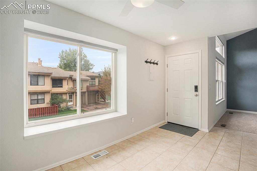 Image 5 of 26: Entry