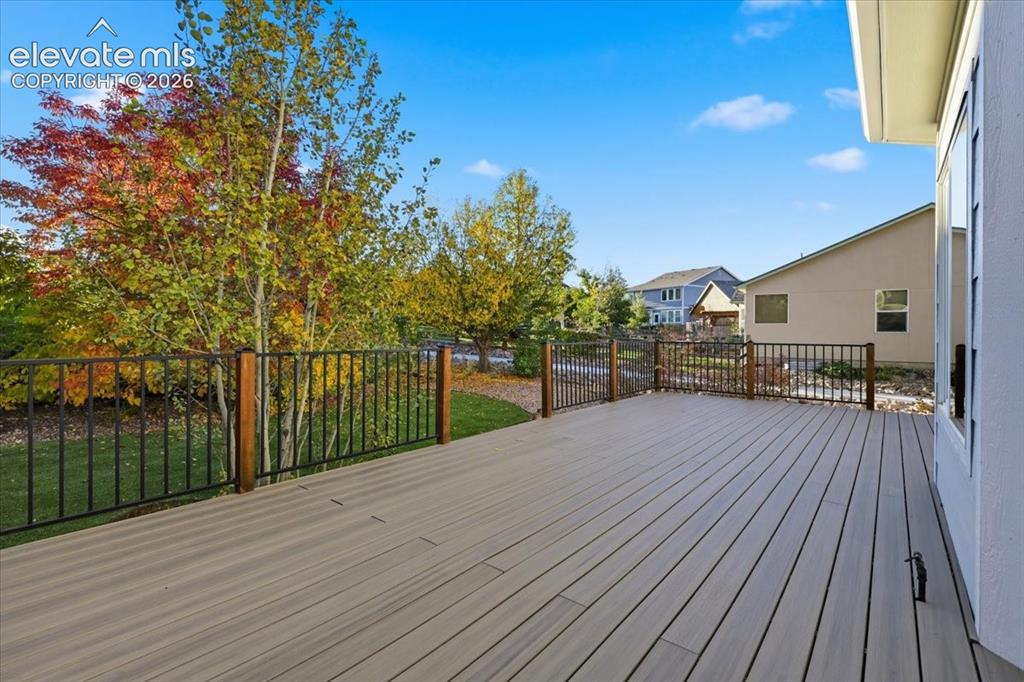 Image 40 of 44: Deck