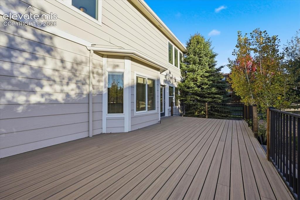 Image 41 of 44: Deck