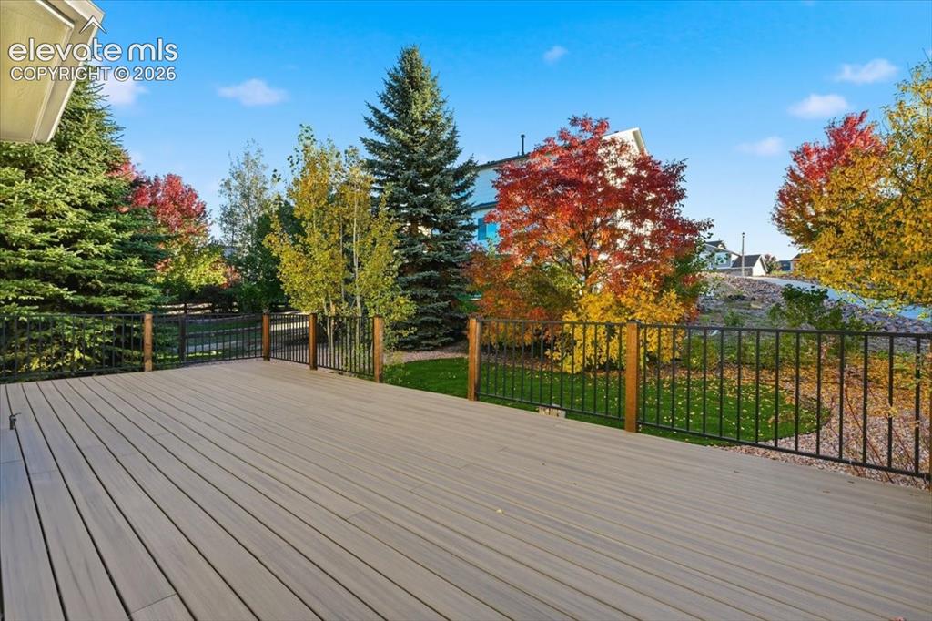 Image 5 of 44: Deck
