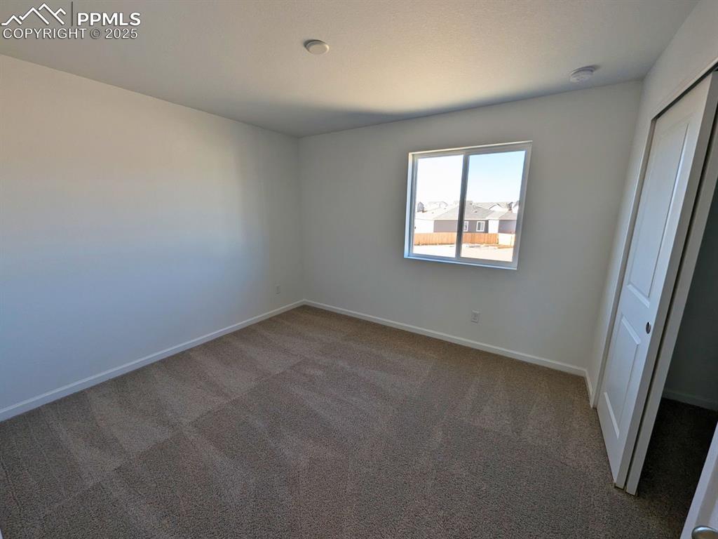 Image 9 of 12: Bedroom