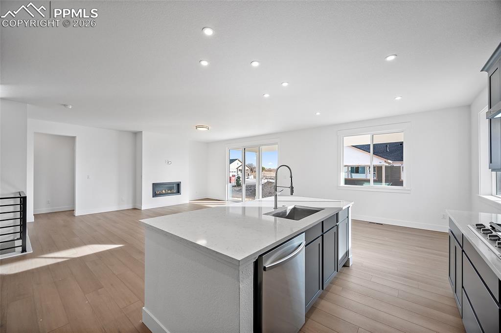 Image 12 of 37: Kitchen