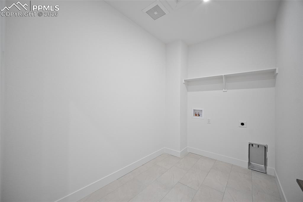 Image 28 of 37: Laundry