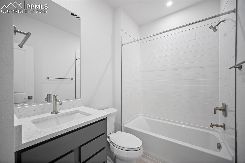 Image 7 of 37: Bathroom